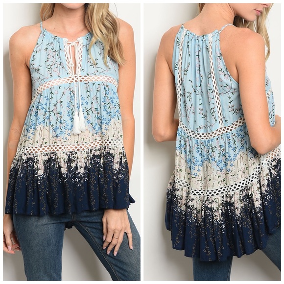 LAST 1!!  💕SALE!! Stunning Dual Color Floral Top! - Picture 4 of 4